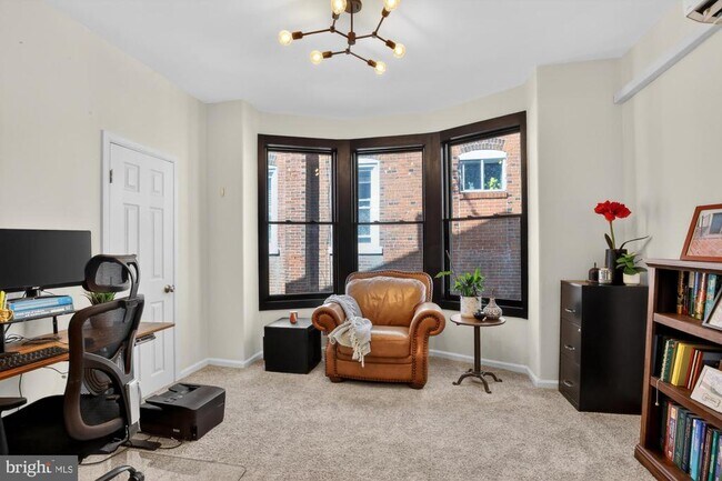 Building Photo - 4315 Lauriston St