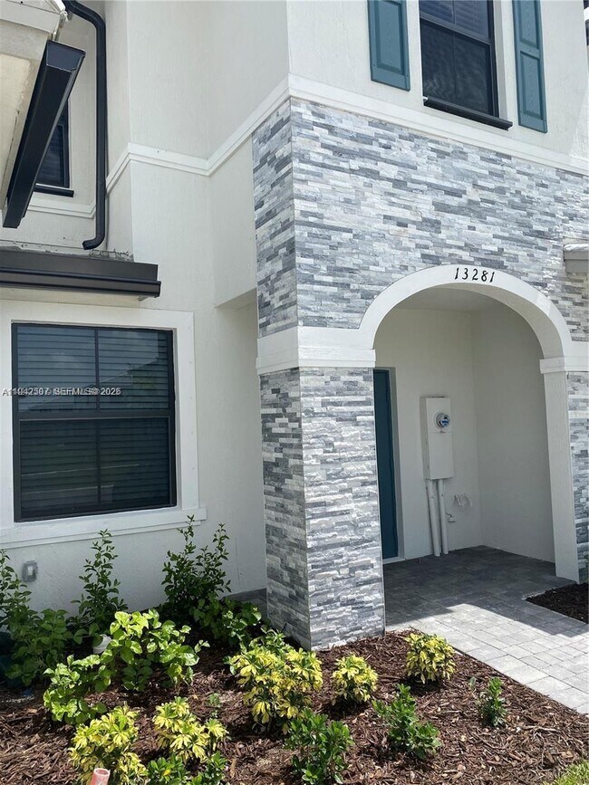 Building Photo - 13281 SW 285th St