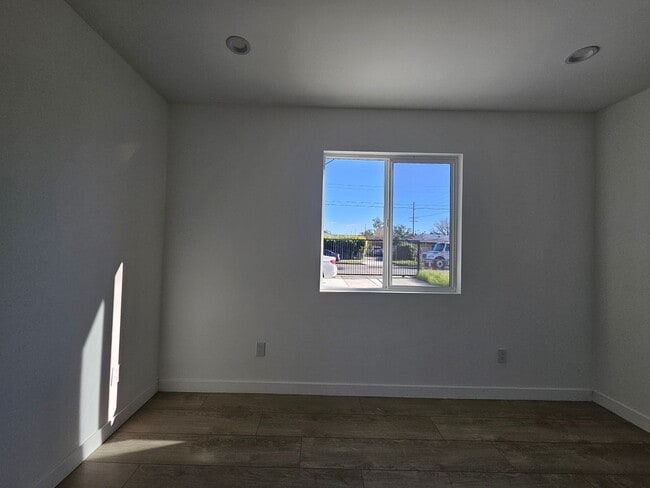 Building Photo - 13031 Goleta St