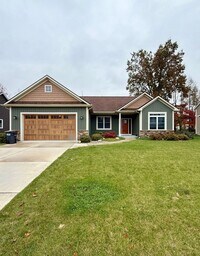 Building Photo - Three Bedroom Home in Portage