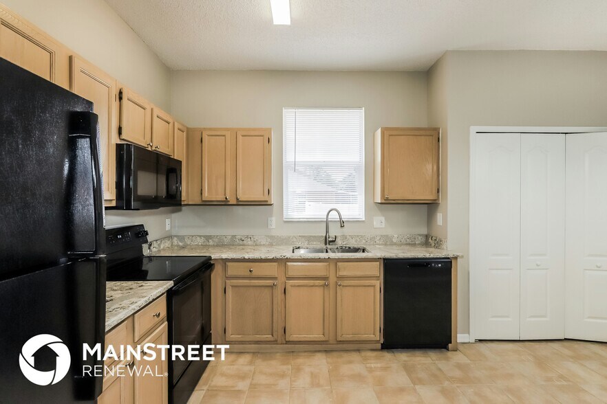 Building Photo - 918 Grand Canyon Dr