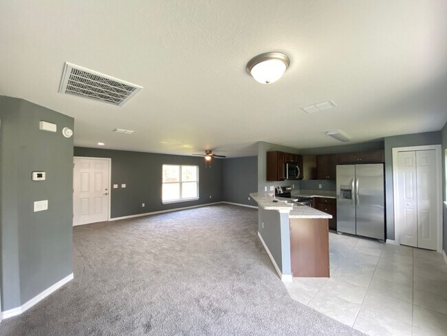 Building Photo - Beautiful Newer  Home - 3/2/2 **WON"T LAST**