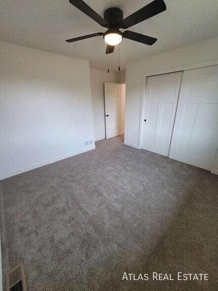 Building Photo - 829 S Laurue Dr