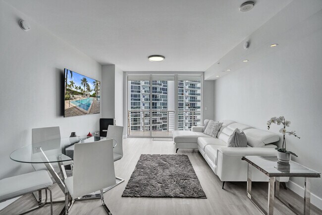 Building Photo - 2821 N Ocean Blvd