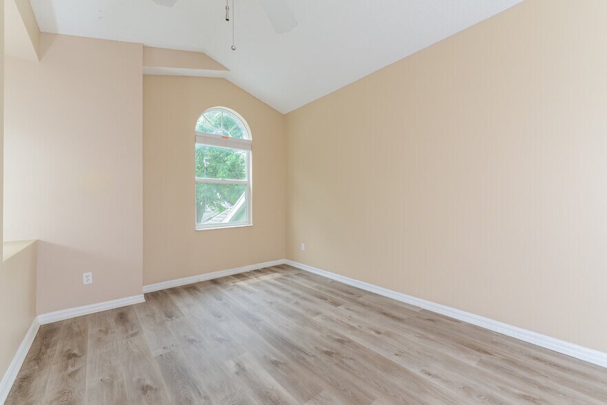 Building Photo - 757 White Ivey Ct