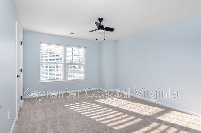 Building Photo - 331 Spring Hill Pl