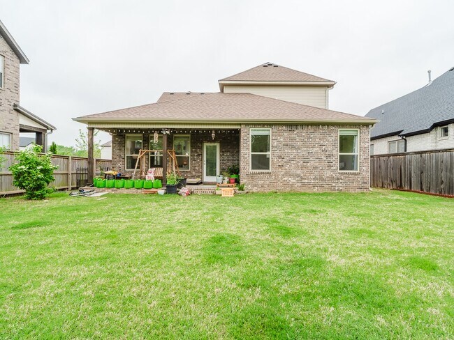 Building Photo - 5201 SW Kemptown Pl