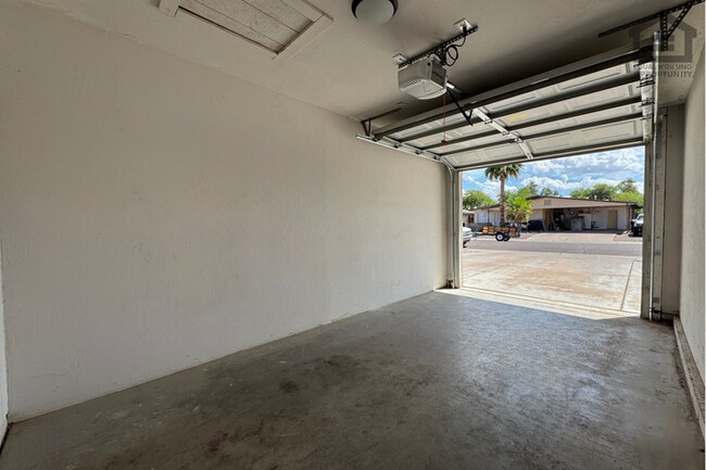 Building Photo - 4Bed/2Bath House at Chandler Blvd/McQueen Rd! Ready for Immediate Move-In! – NO HOA!