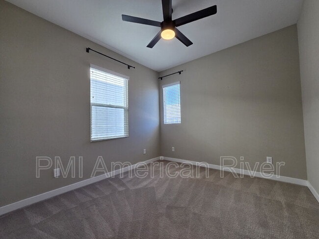 Building Photo - 133 Fischbacher St