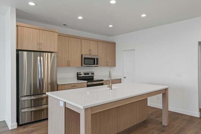 Building Photo - 904 S 850 W