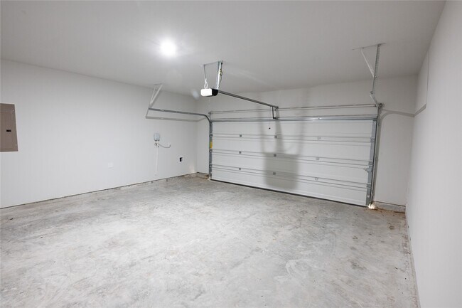 Building Photo - 211 Brazen Forest Trl
