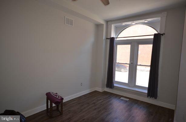 Building Photo - 2018 N Calvert St