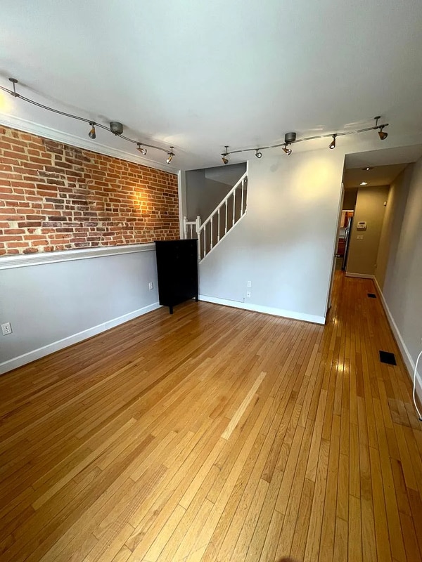 Building Photo - 1112 S Conkling St