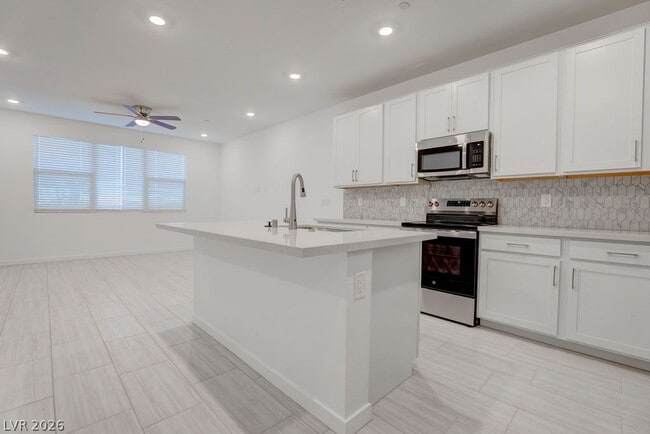 Building Photo - 1588 Hopeful Lark Ln