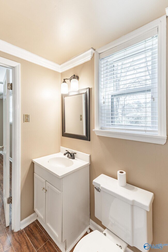 Building Photo - 1116 Tyler Rd NW