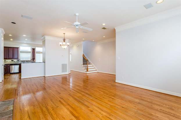 Building Photo - 643 Hartman St