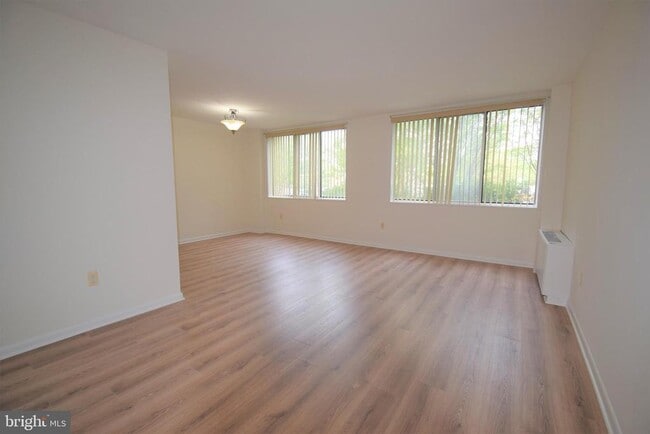 Building Photo - 6621 Wakefield Dr