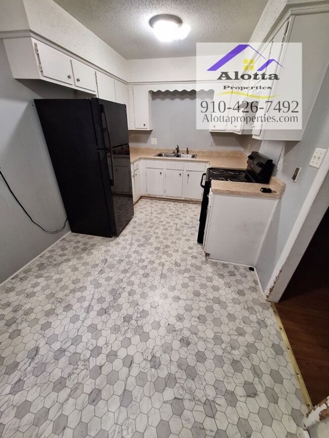 Building Photo - 819 Ridge Rd