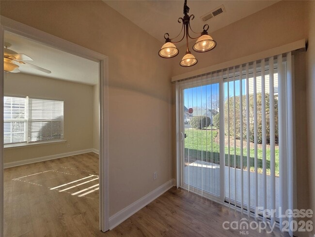 Building Photo - 10619 Trolley Run Dr