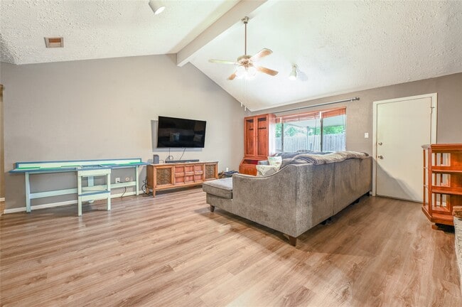 Building Photo - 2630 Hollymist Dr