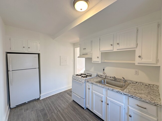 Building Photo - Marlyn Apartments