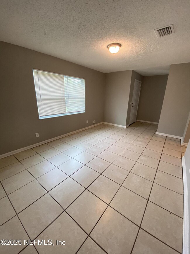 Building Photo - 9443 Sibbald Rd