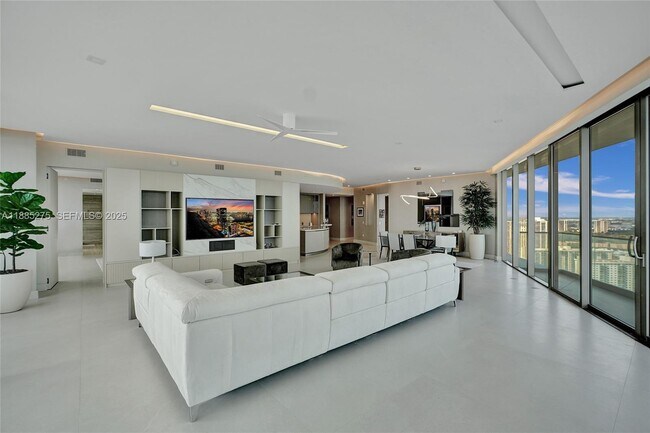 Building Photo - 18975 Collins Ave