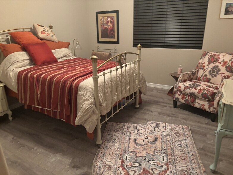 Building Photo - 5892 W Cactus Wren Way