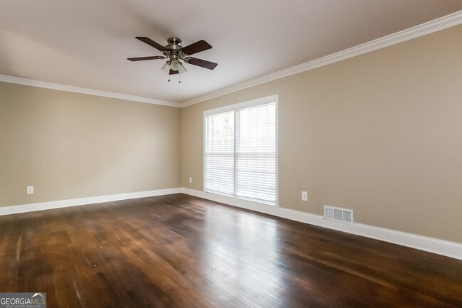 Building Photo - 2134 Elinwood Dr