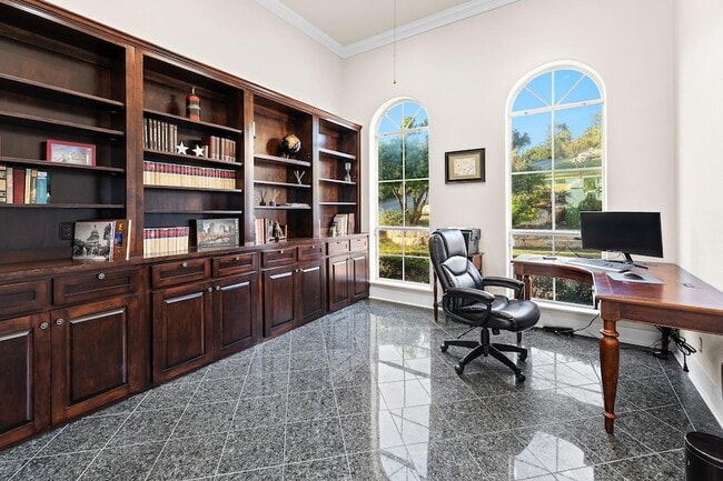 Building Photo - 1400 Camelback