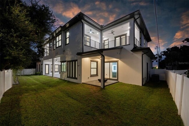 Building Photo - 3701 S Lynwood Ave