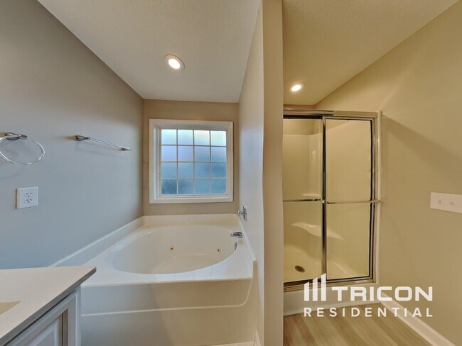 Building Photo - 750 Northview Dr
