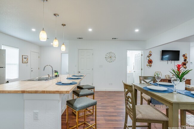 Building Photo - 1039 McKinley Ave