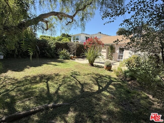 Building Photo - 2910 Motor Ave