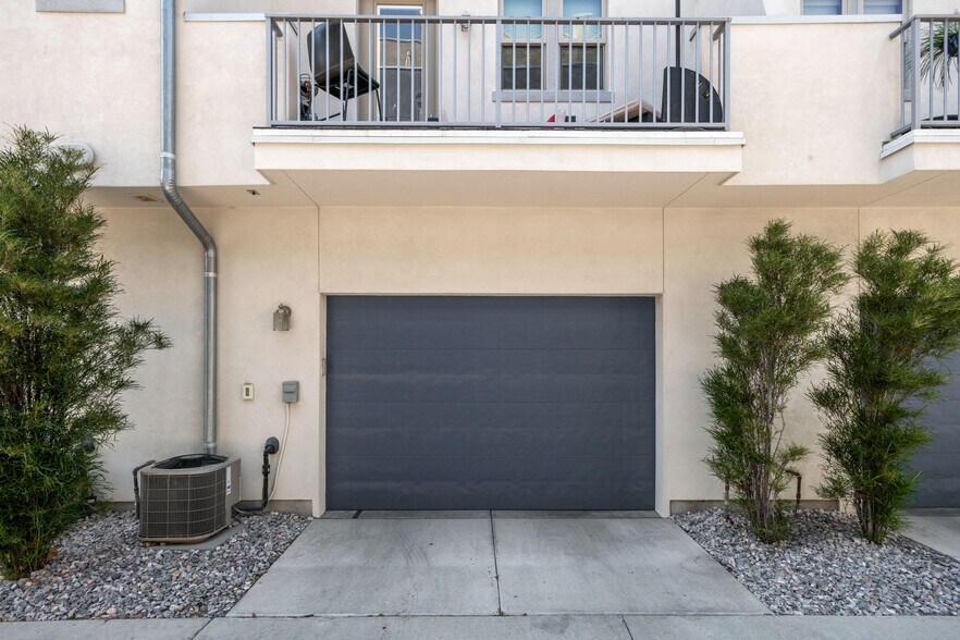 Building Photo - 11271 S High Crest Ln