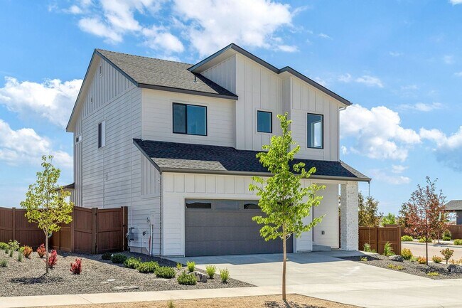 Building Photo - 6821 W Riverwood St