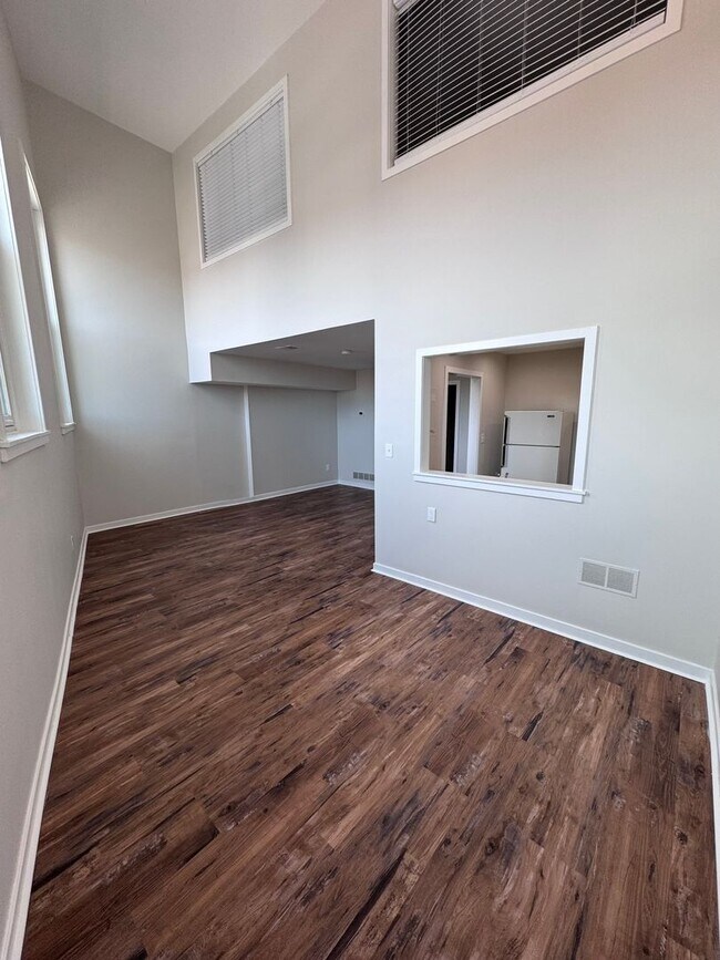 Building Photo - Spacious 2 Bedroom Apartment in Emmaus!