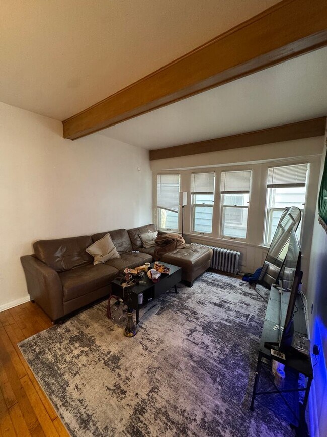 Building Photo - 2945 N Oakland Ave