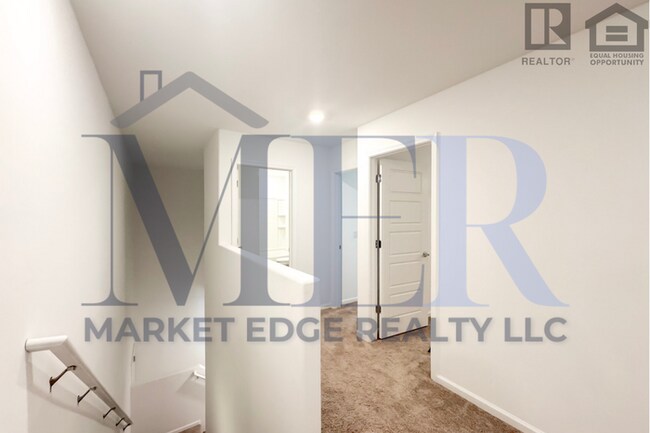 Building Photo - 4Bed/4Bath House w/2 Car Gar in Tucson! $1...