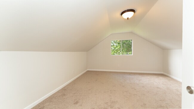 Building Photo - 16321 127th Pl SE