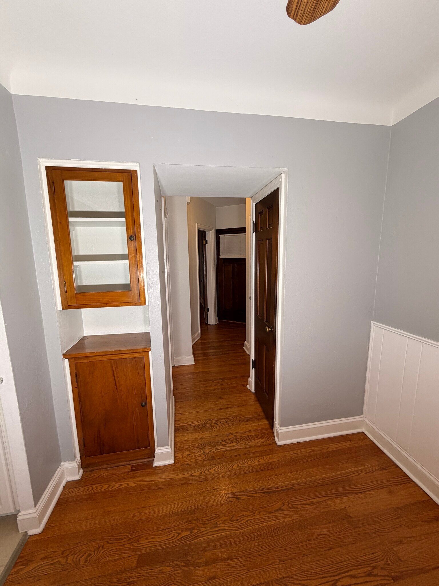 Building Photo - 6618-6620 Devonshire Ave