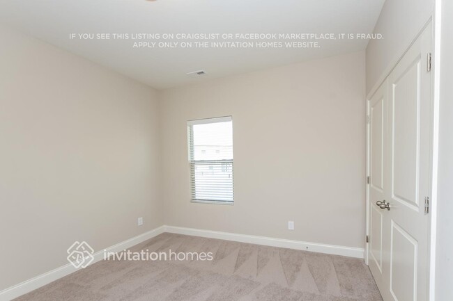 Building Photo - 5337 Roberta Crossing Dr