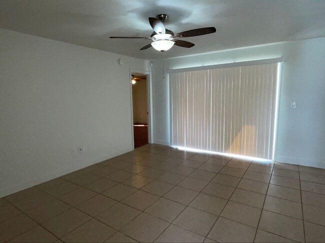 Building Photo - 3/2 Home Available now!