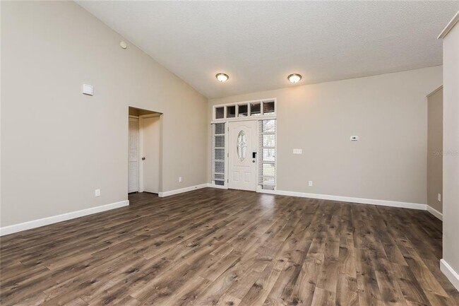 Building Photo - 616 Charing Cross Ct