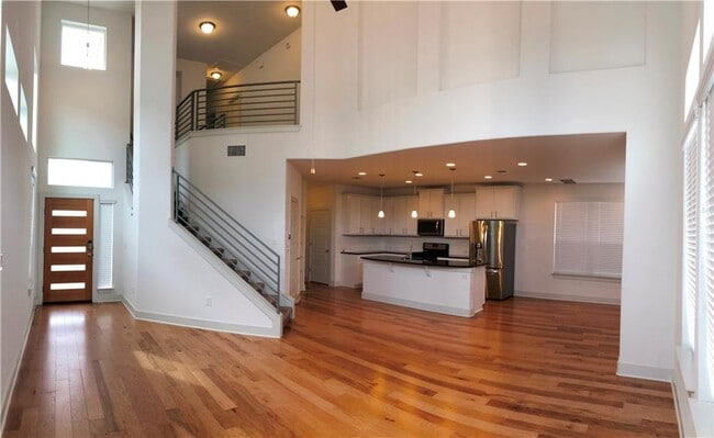 Building Photo - 2210 Capulet St
