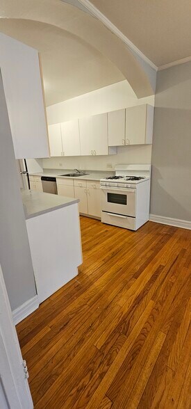 Building Photo - 4410 N Rockwell St
