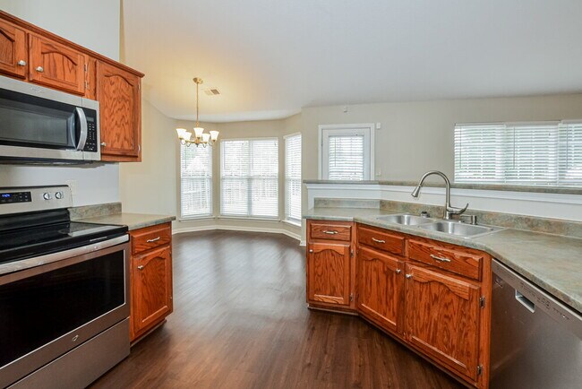 Building Photo - 1813 Cherry Creek Dr