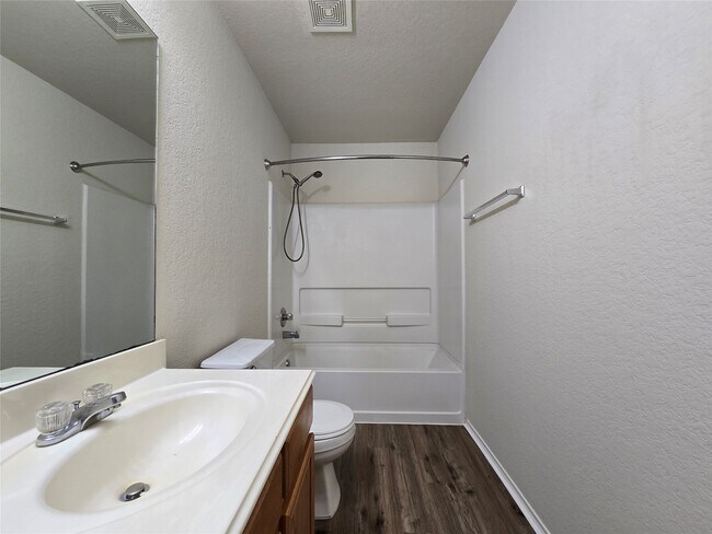 Building Photo - 6527 Fairbrook Park Ln