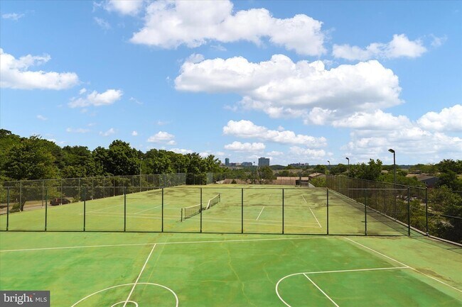 Building Photo - 301 N Beauregard St