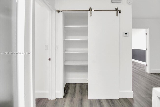 Building Photo - 870 SW 129th Pl